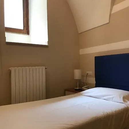 Hotel Ristorante Del Cacciatore 2*
