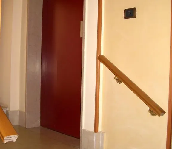 Hotel Ristorante Del Cacciatore 2*