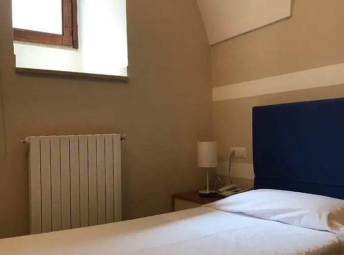 Hotel Ristorante Del Cacciatore 2*